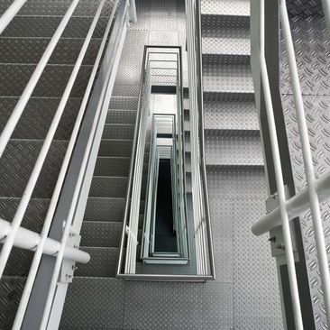 Aluminios y cristales ISJU barandas de escalera